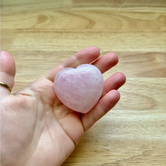 Heart-Shaped Rose Quartz Crystal - Picture 5 of 6